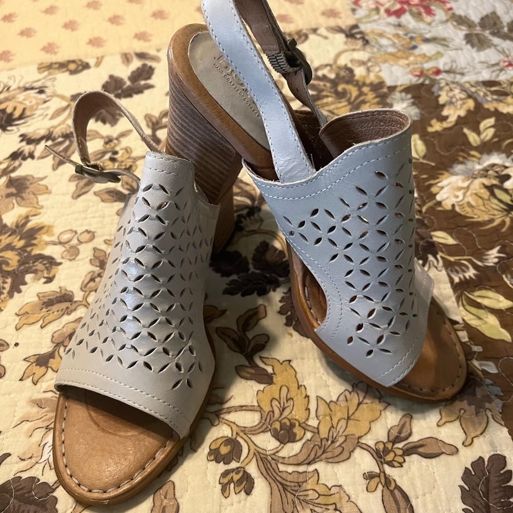 BORN Diamond Cut Leather Strappy Heels Sandals 7